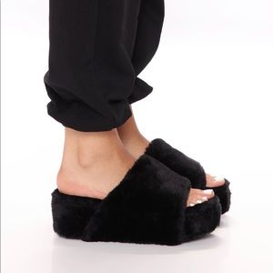 Bratty Moment Fuzzy Black Platform Slides — Fashion Nova